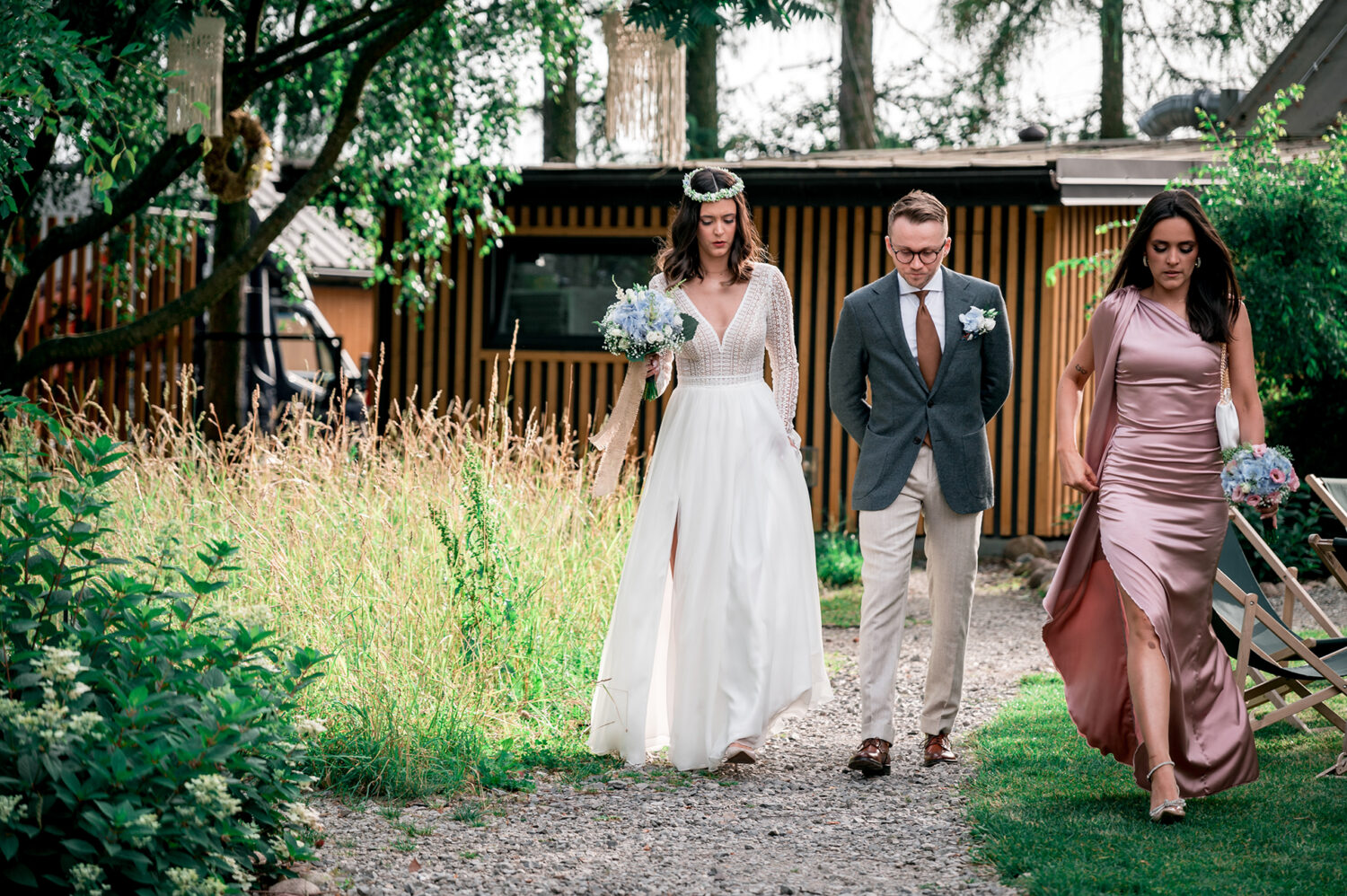 Ślub cywilny w plenerze boho para młoda przygotowania