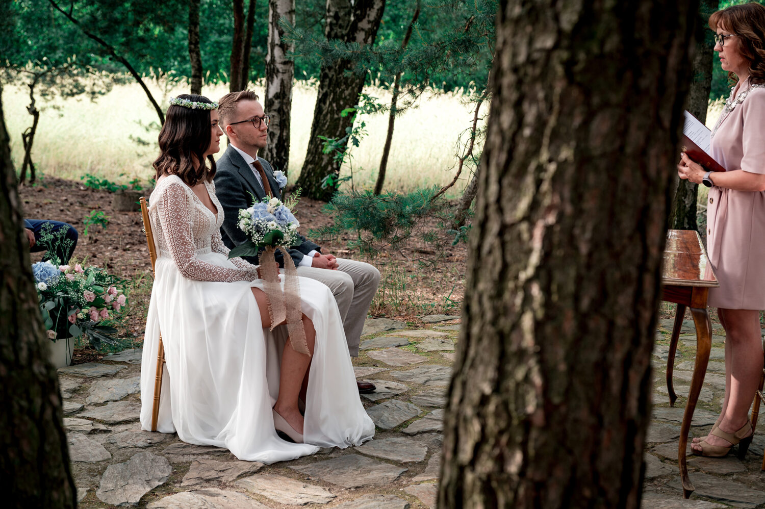 Ślub cywilny w plenerze boho para młoda przysięga