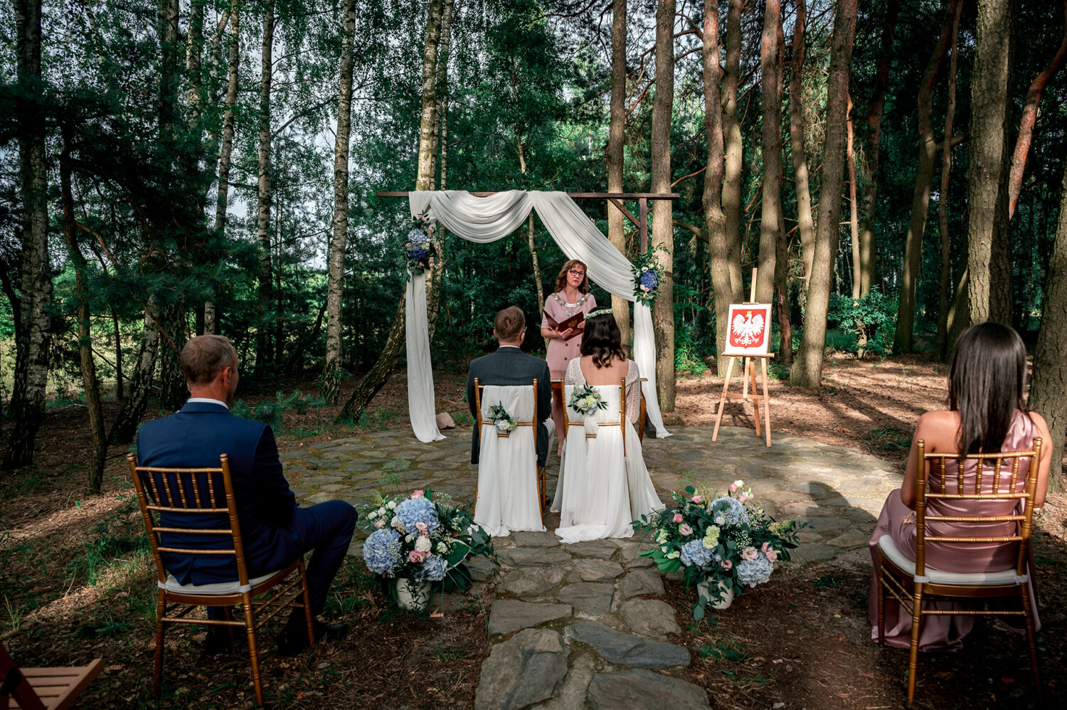 Ślub cywilny w plenerze boho para młoda przysięga