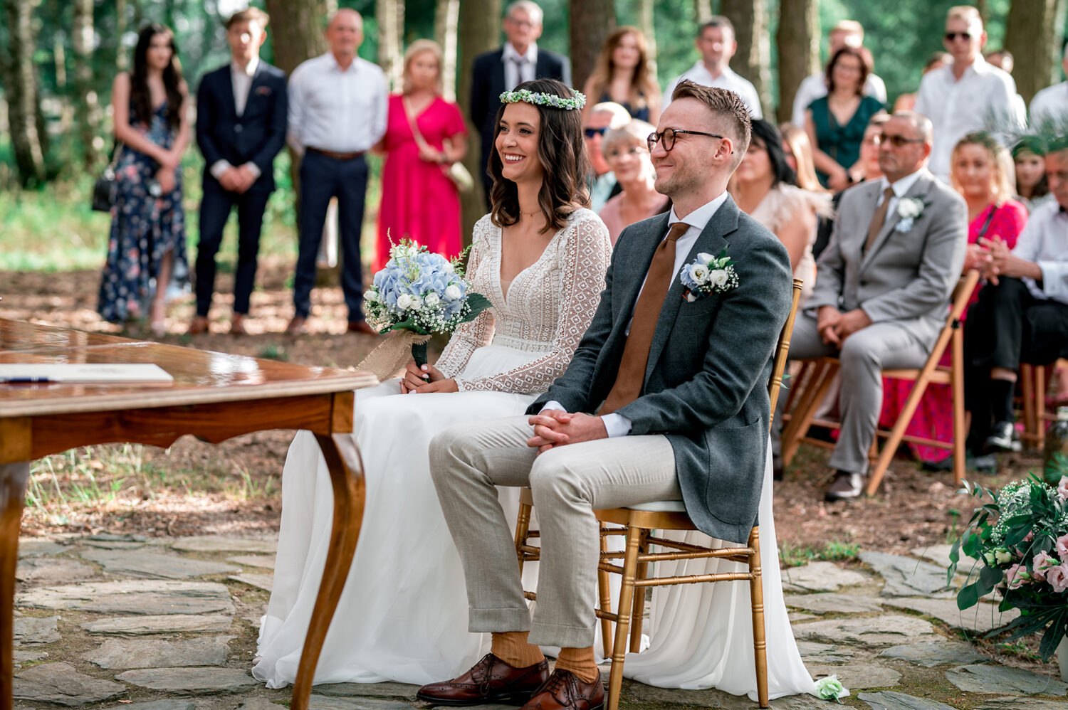 Ślub cywilny w plenerze boho para młoda przysięga