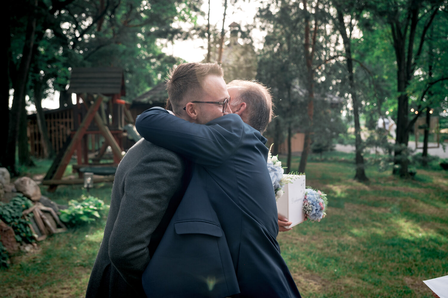 Ślub cywilny w plenerze boho para młoda życzenia