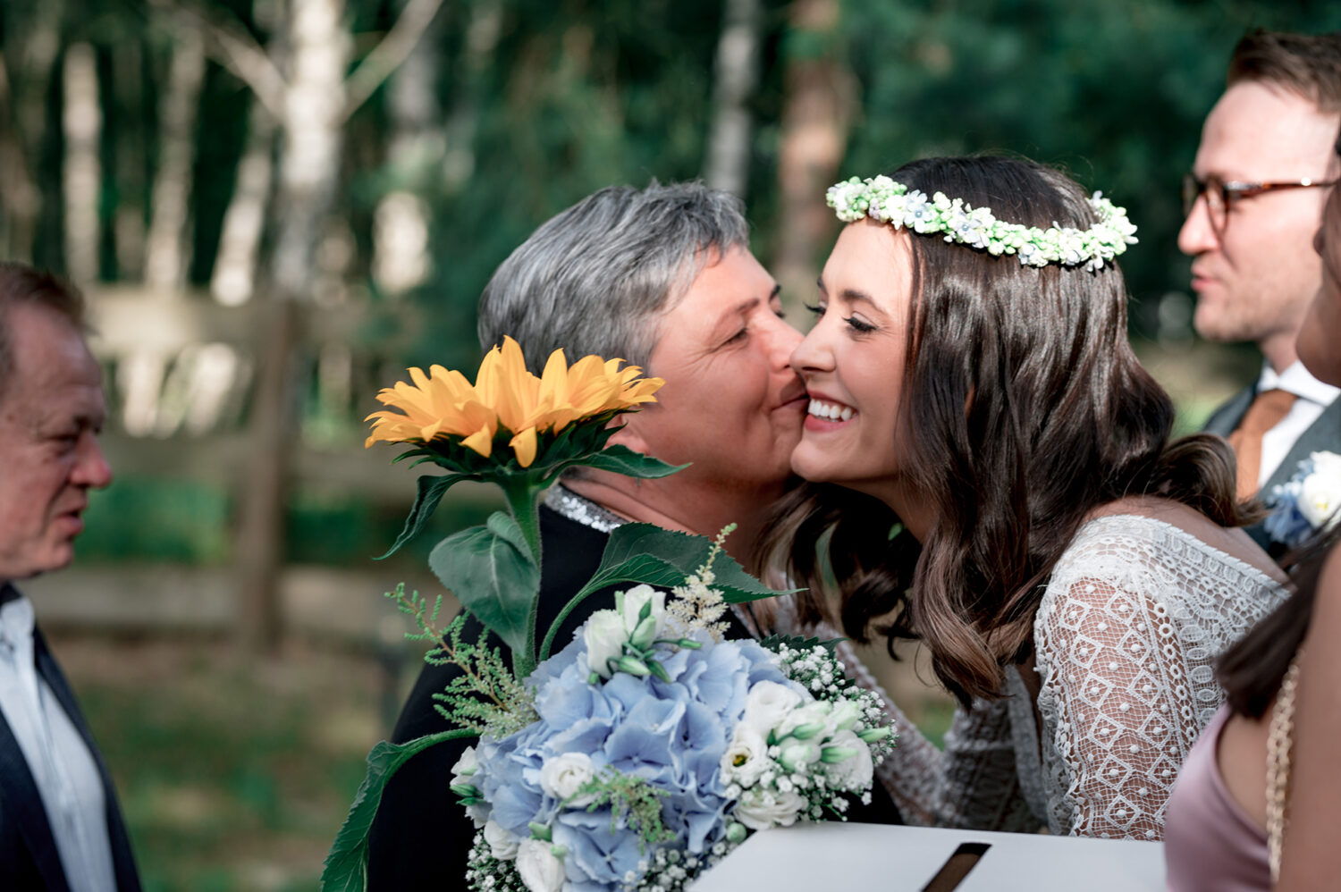 Ślub cywilny w plenerze boho para młoda życzenia