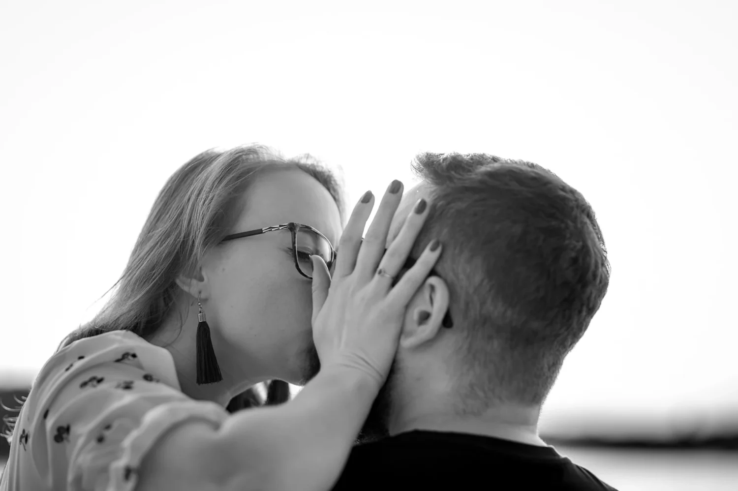 Sesja narzeczeńska Mileny i Piotrka nad Zalewem Zimna Woda w Łukowie w słoneczny dzień