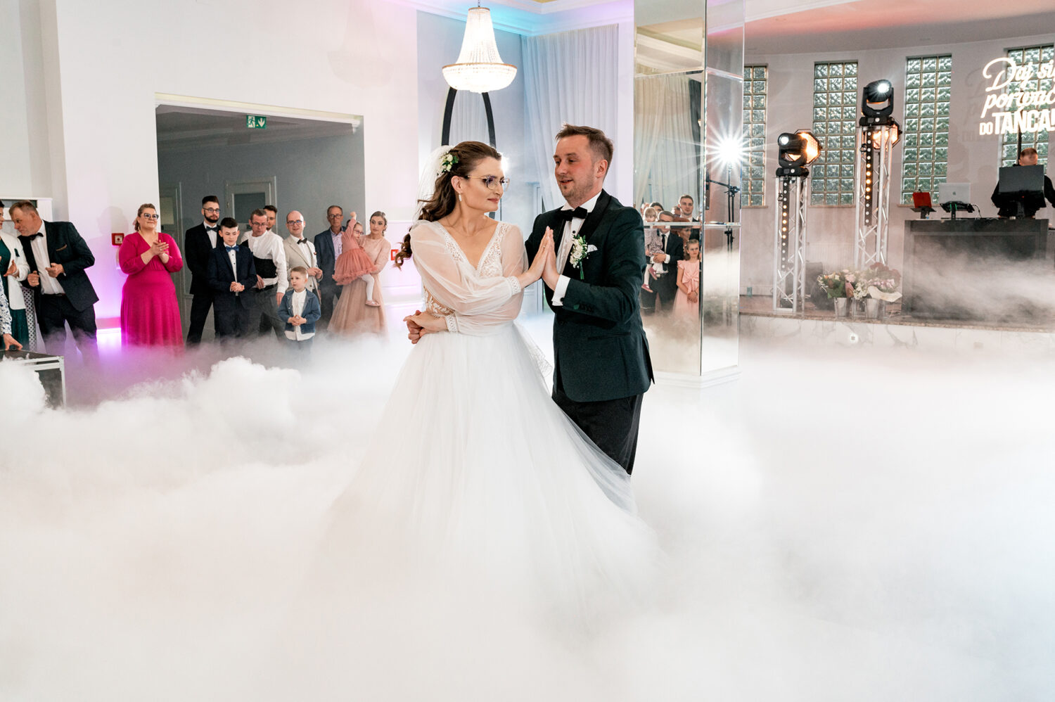 Naturalny reportaż ślubny, zdjęcia pierwszy taniec